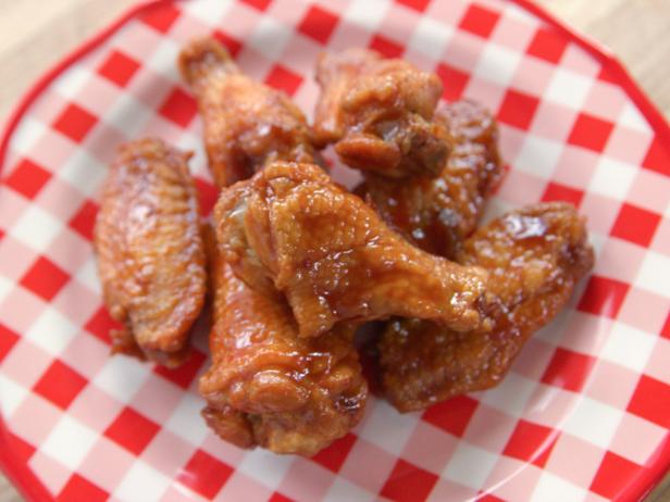 bbq chicken wing in the instant pot. can be done as buffalo wings. or half and half wings.